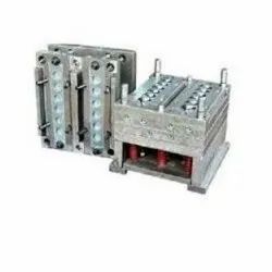 Split injection mould